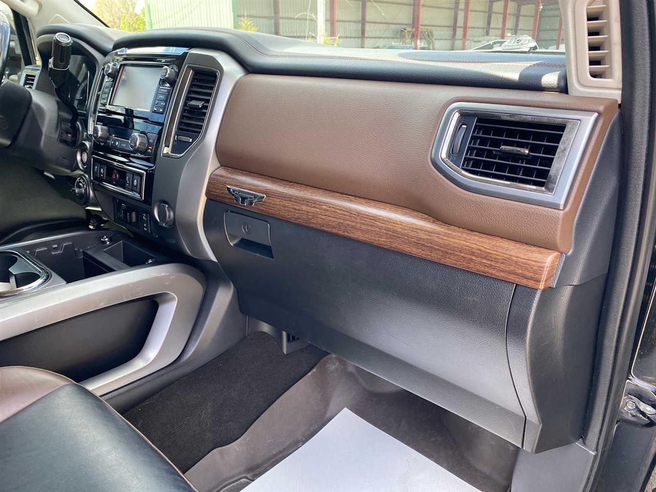 Nissan Titan XD Platinum Reserve Crew Cab 4WD 2018