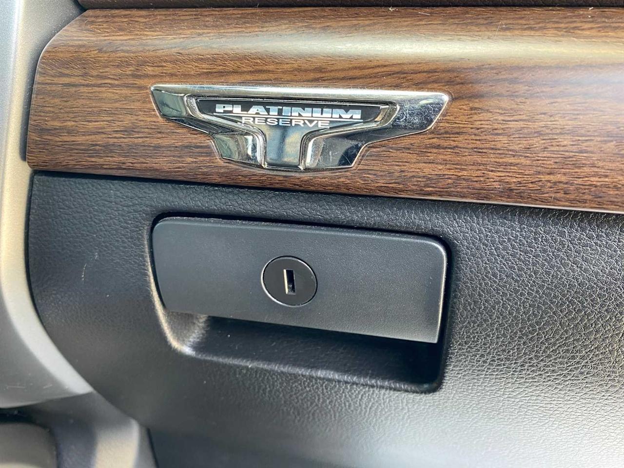 Nissan Titan XD Platinum Reserve Crew Cab 4WD 2018