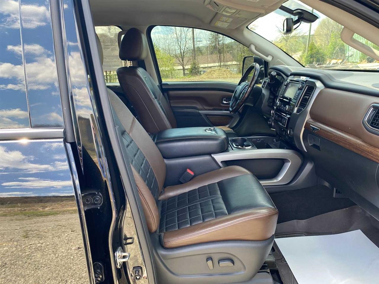 Nissan Titan XD Platinum Reserve Crew Cab 4WD 2018