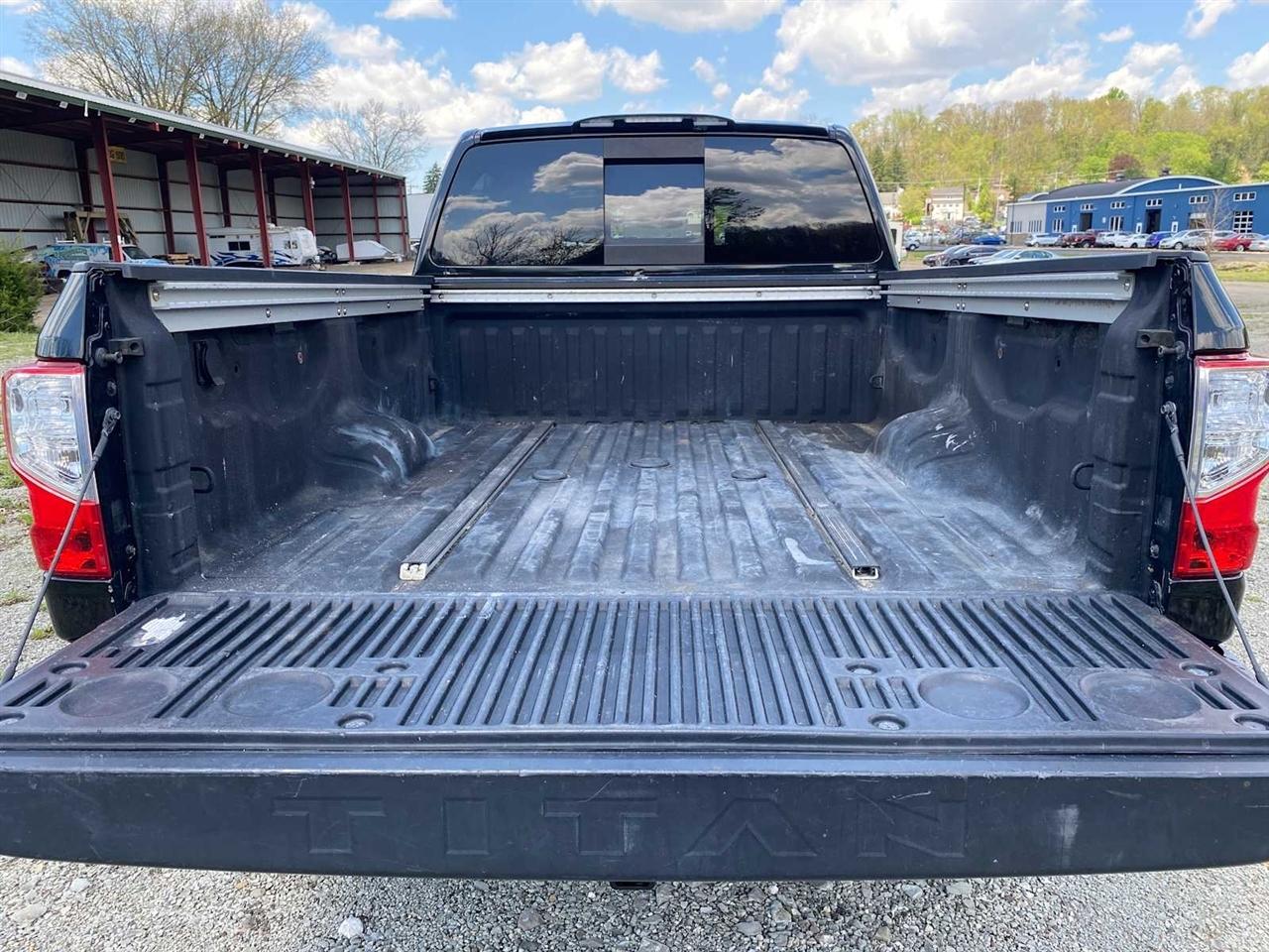 Nissan Titan XD Platinum Reserve Crew Cab 4WD 2018