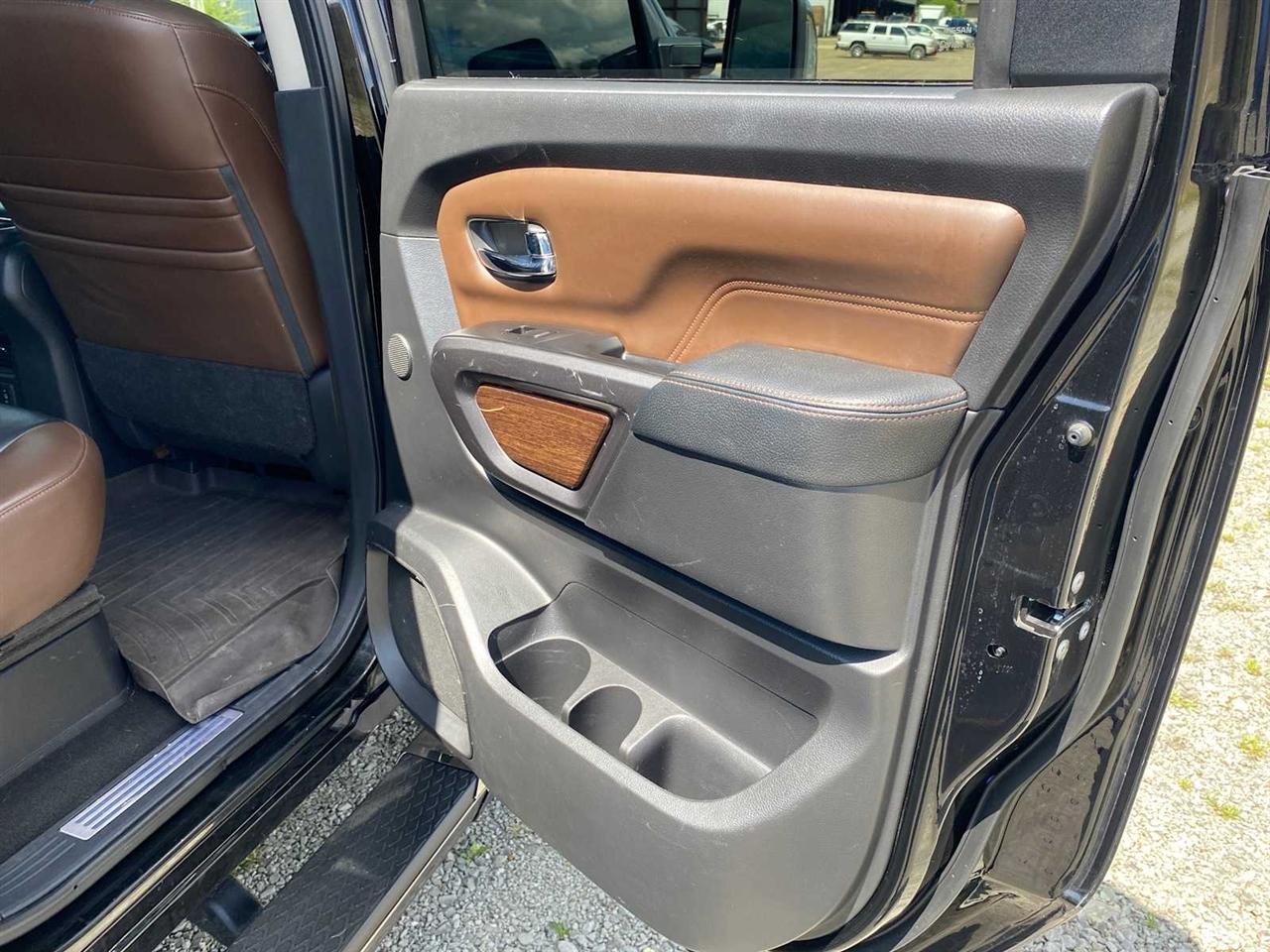 Nissan Titan XD Platinum Reserve Crew Cab 4WD 2018