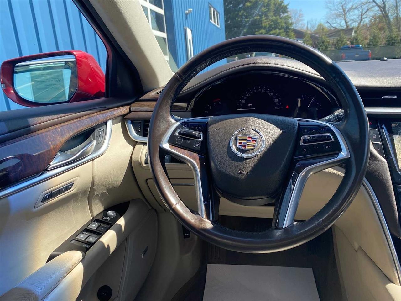 Cadillac XTS Luxury 2013