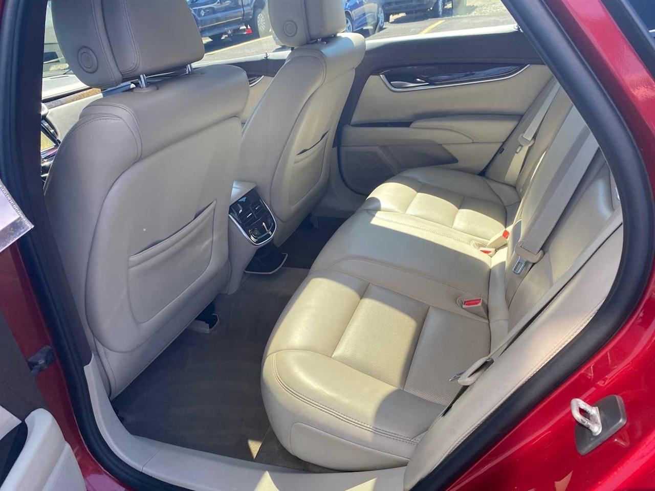 Cadillac XTS Luxury 2013