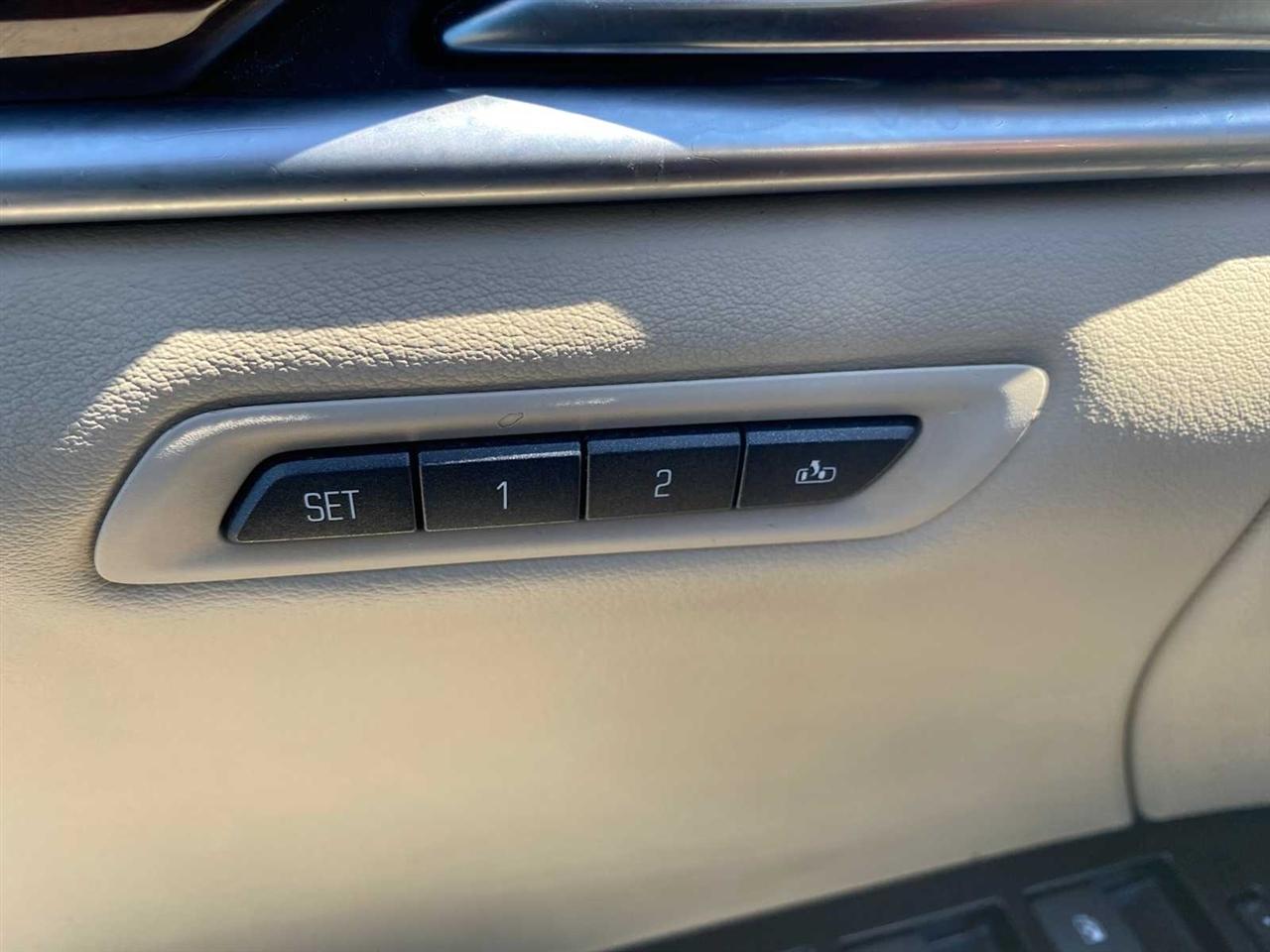 Cadillac XTS Luxury 2013