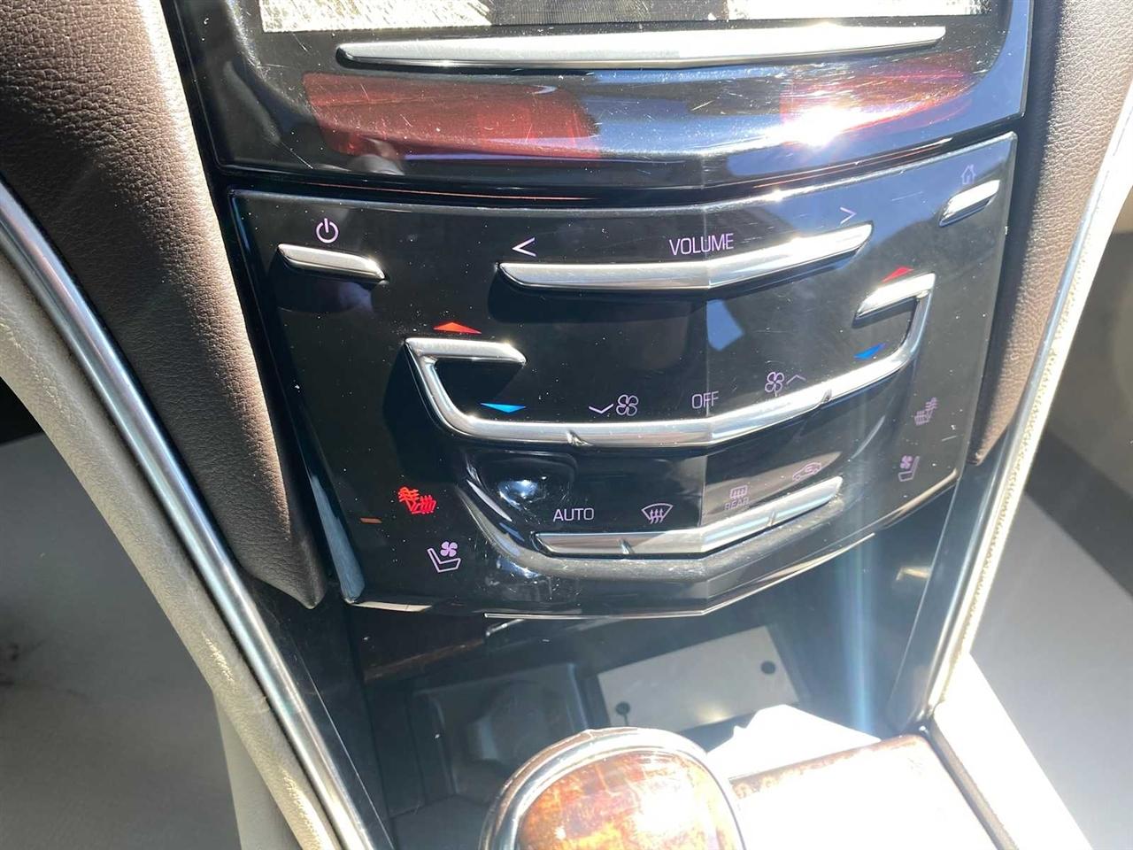 Cadillac XTS Luxury 2013