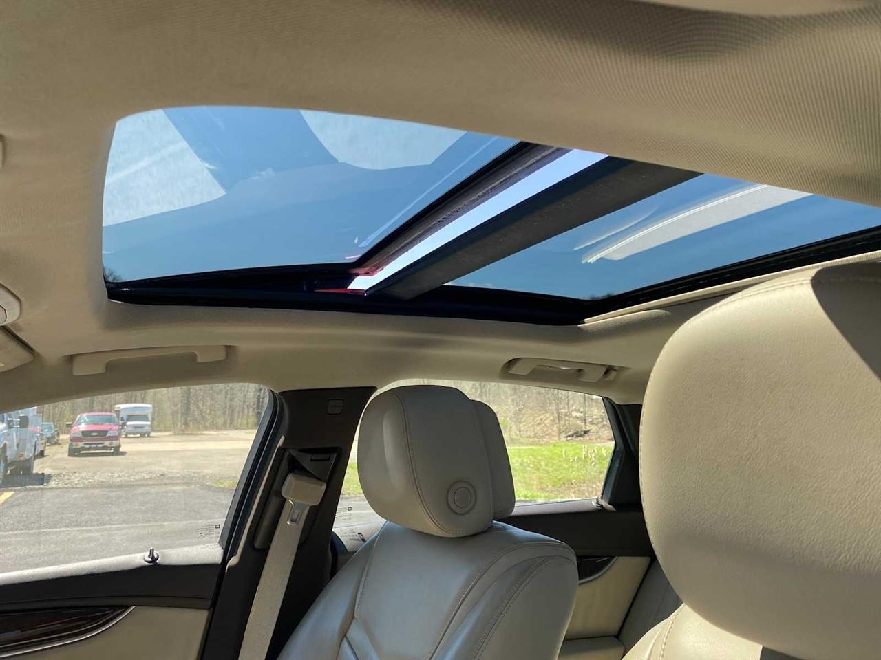 Cadillac XTS Luxury 2013