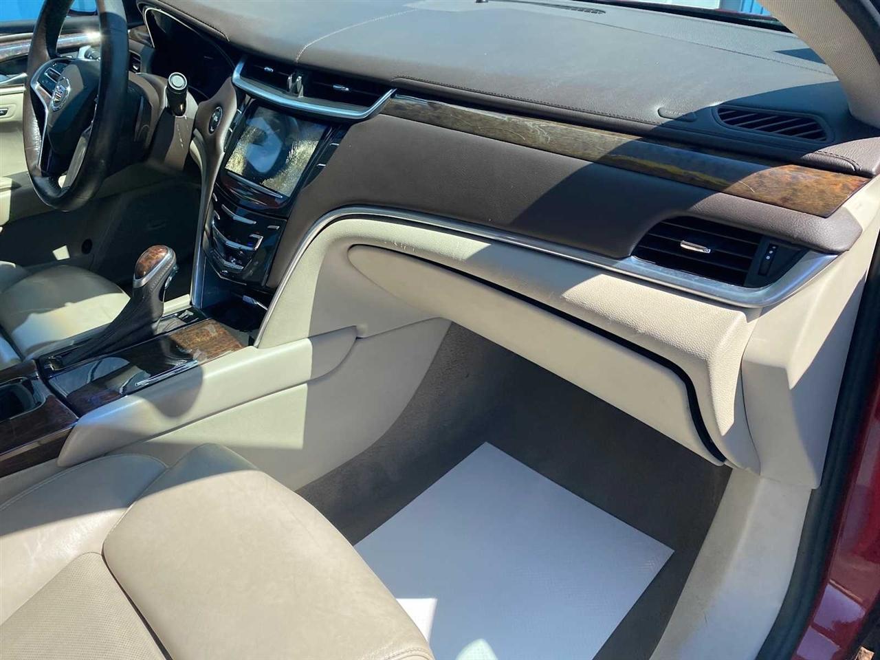 Cadillac XTS Luxury 2013