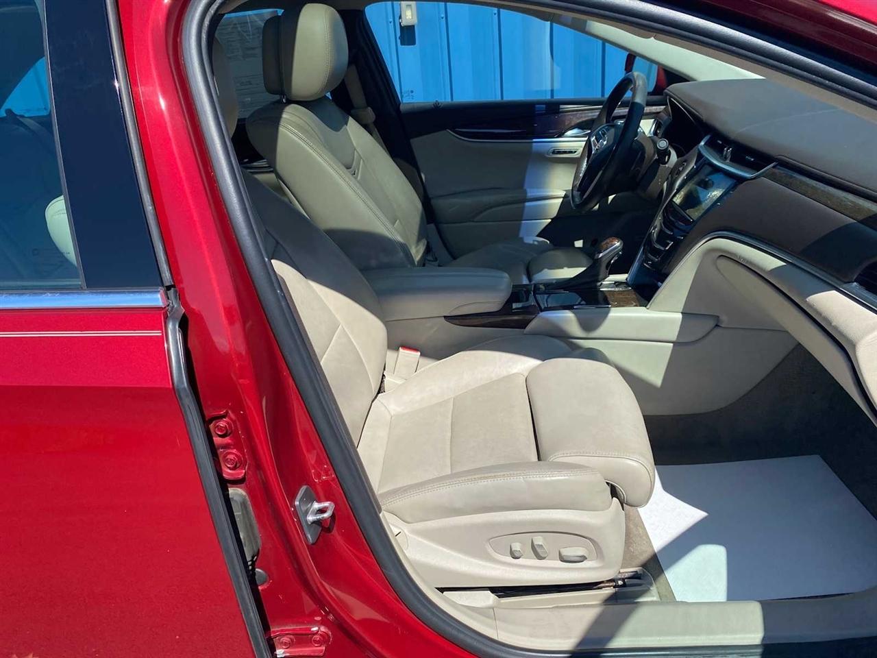 Cadillac XTS Luxury 2013