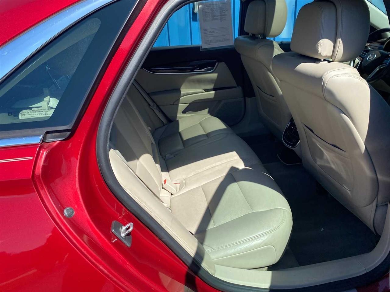 Cadillac XTS Luxury 2013