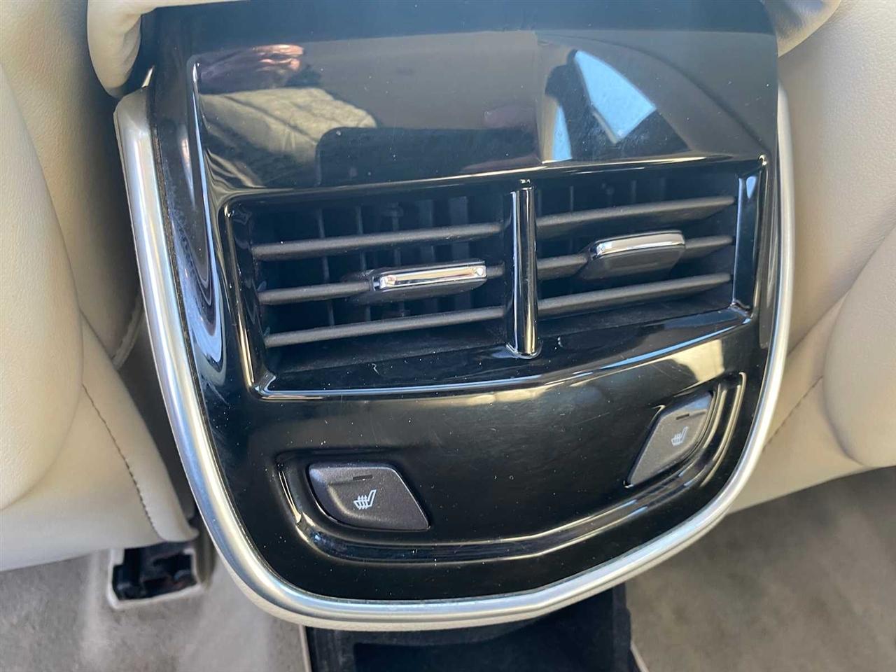 Cadillac XTS Luxury 2013