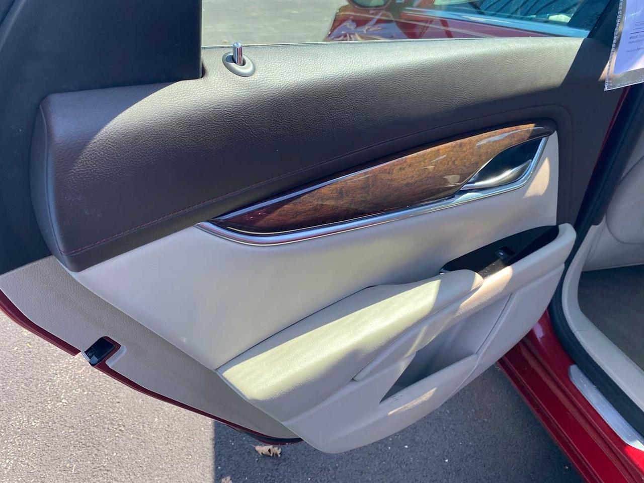 Cadillac XTS Luxury 2013