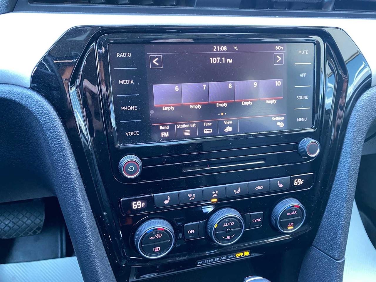 Volkswagen Passat SE 2022