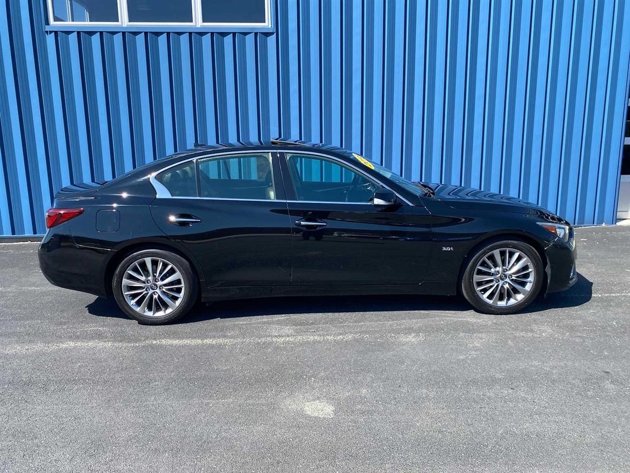 Infiniti Q50 3.0t LUXE AWD 2018