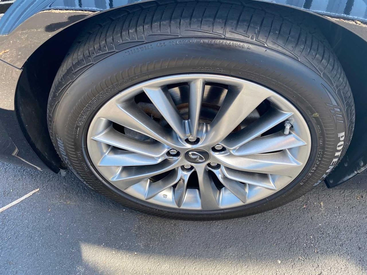 Infiniti Q50 3.0t LUXE AWD 2018