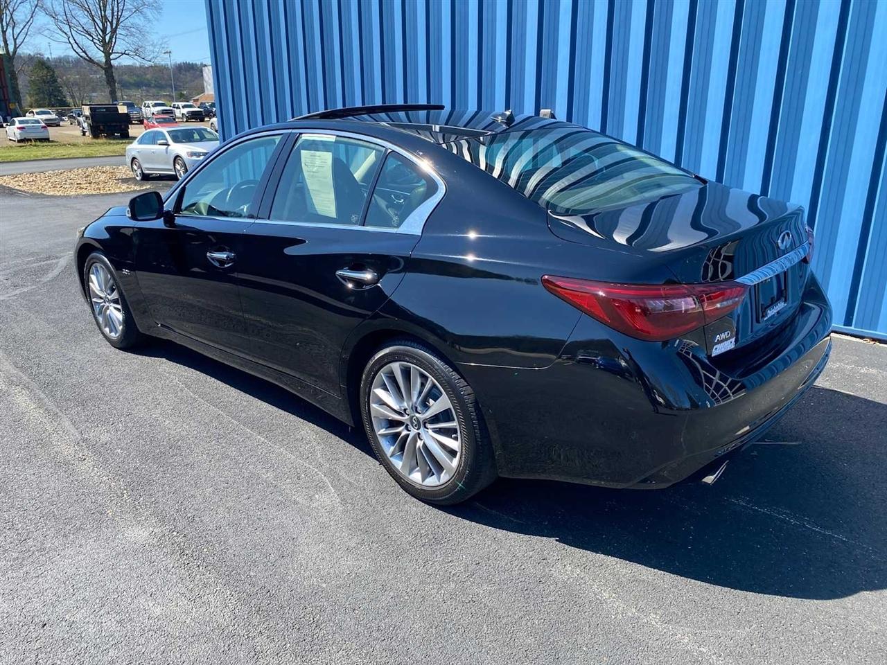Infiniti Q50 3.0t LUXE AWD 2018