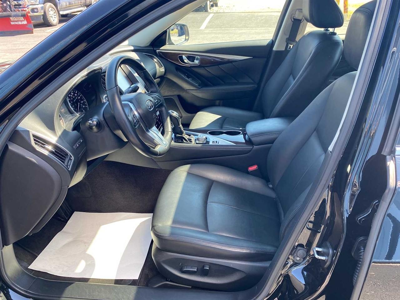 Infiniti Q50 3.0t LUXE AWD 2018