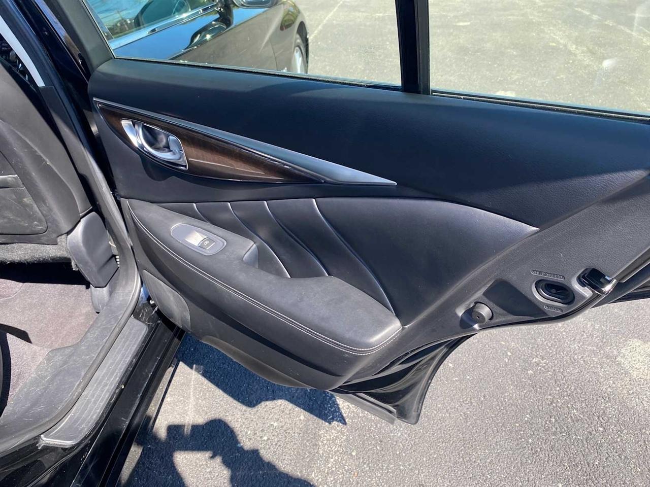 Infiniti Q50 3.0t LUXE AWD 2018