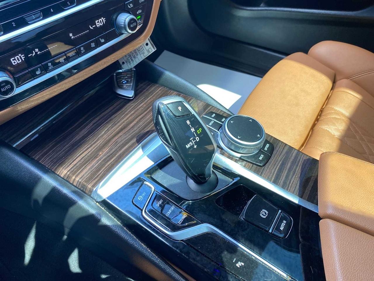 BMW 5-Series 530i xDrive 2022