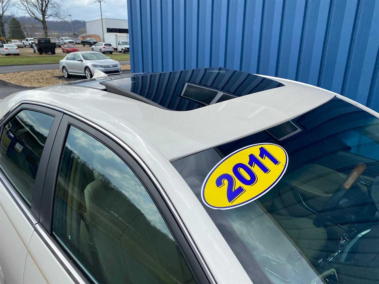 Cadillac CTS 3.0L Luxury AWD 2011