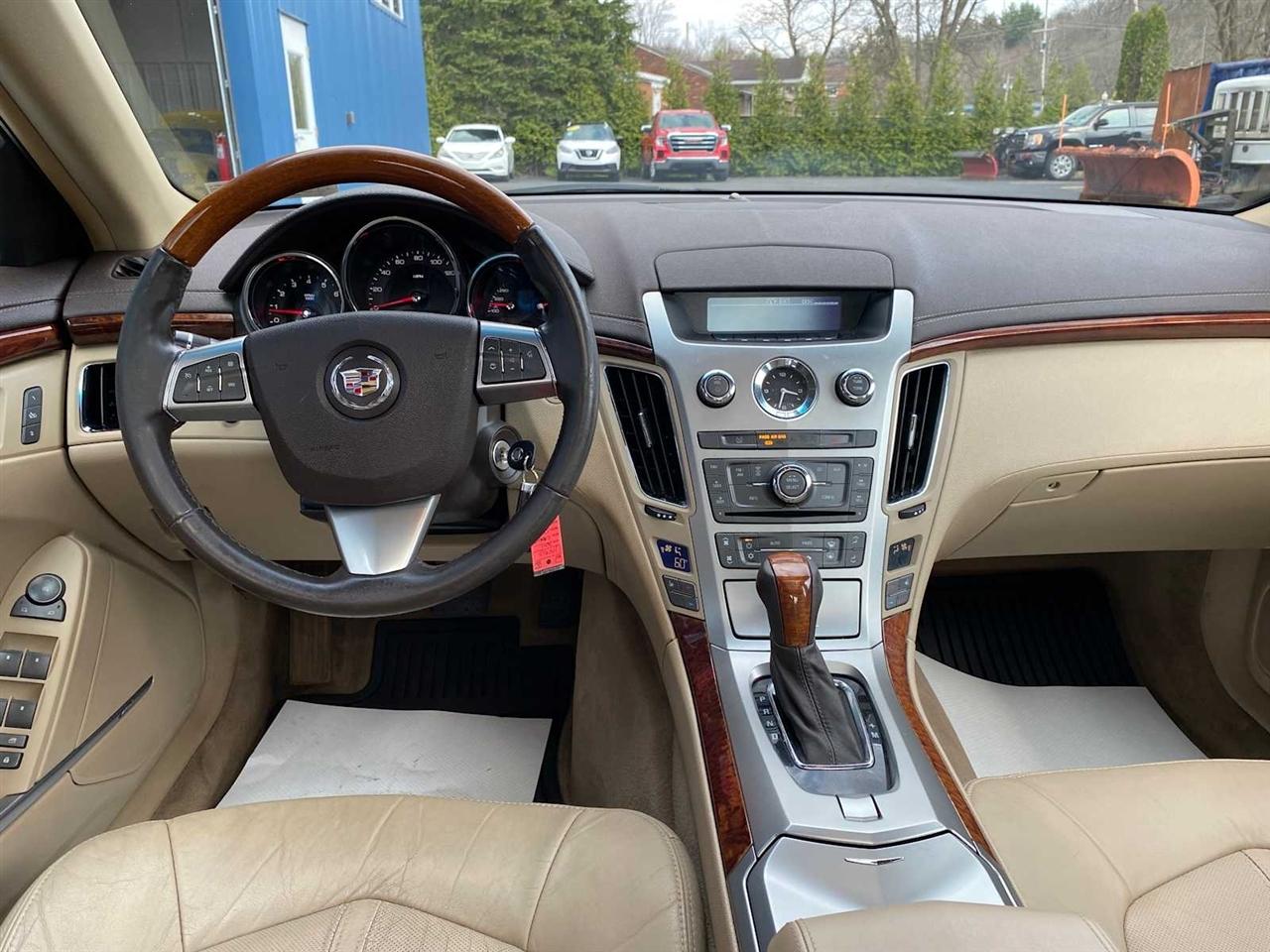 Cadillac CTS 3.0L Luxury AWD 2011