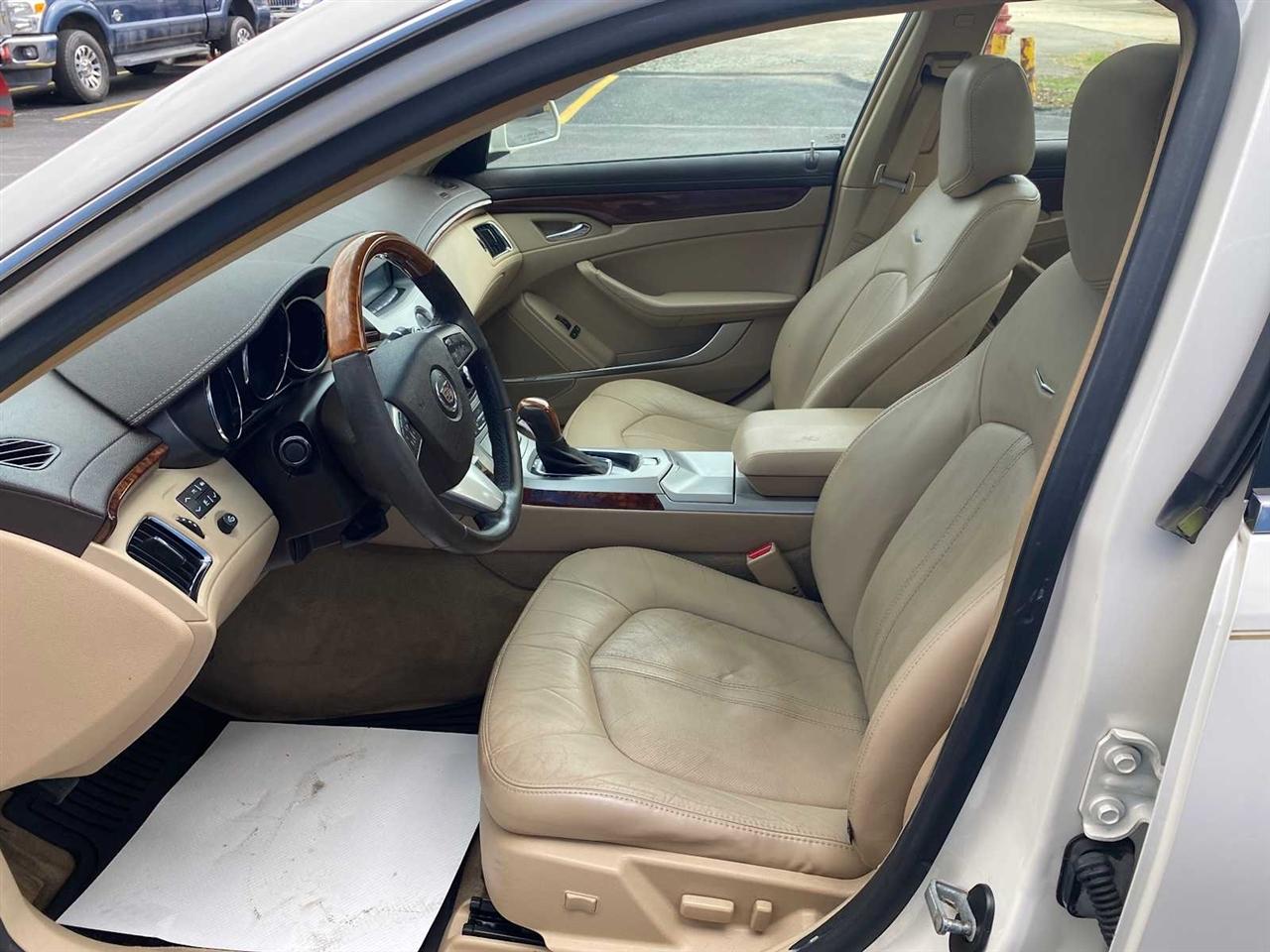 Cadillac CTS 3.0L Luxury AWD 2011