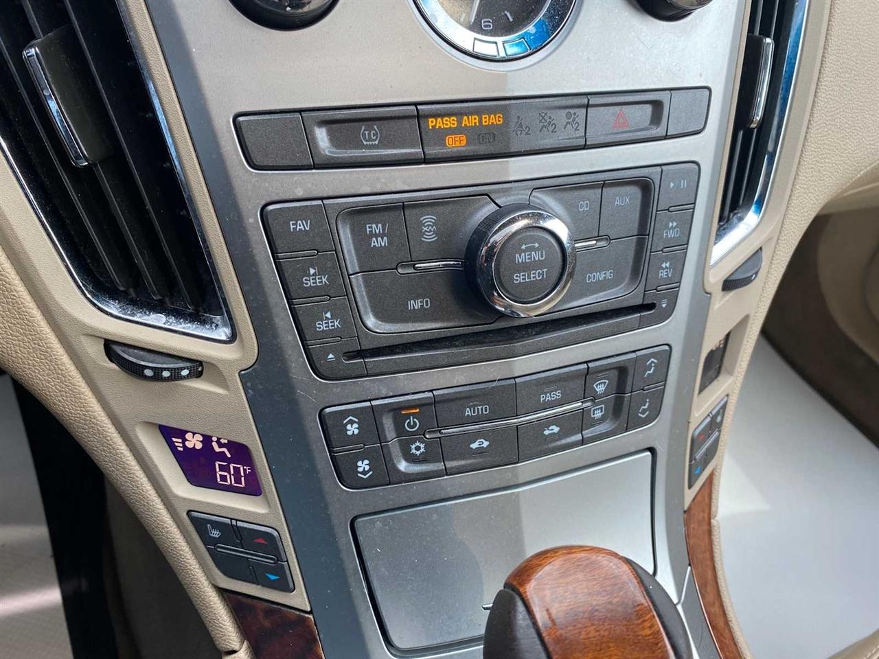 Cadillac CTS 3.0L Luxury AWD 2011