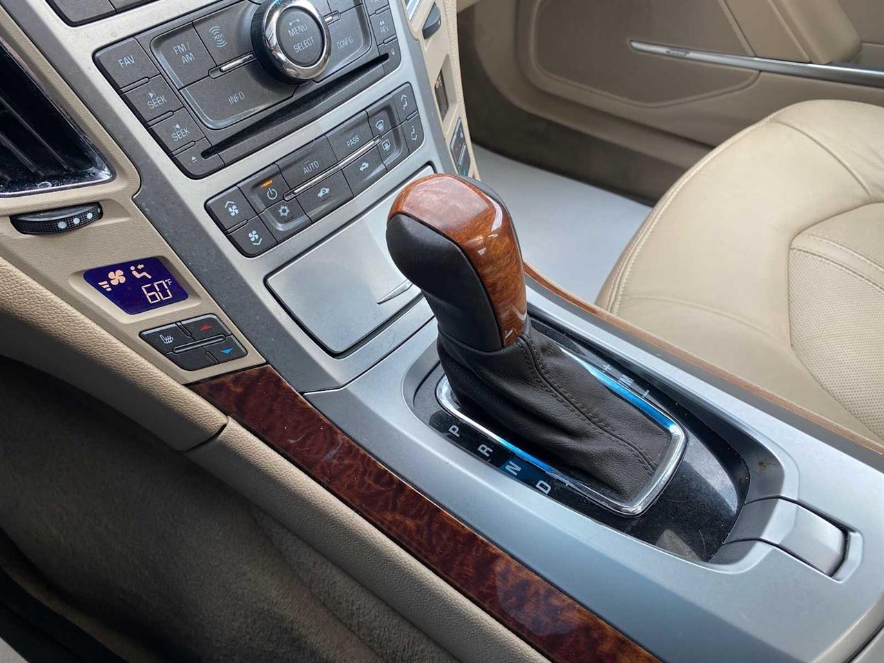 Cadillac CTS 3.0L Luxury AWD 2011