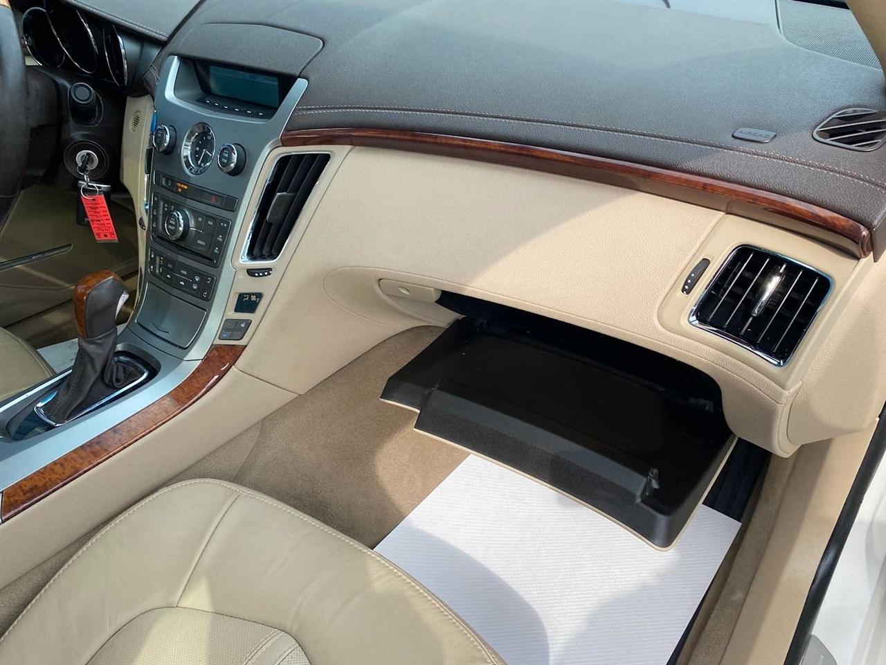 Cadillac CTS 3.0L Luxury AWD 2011