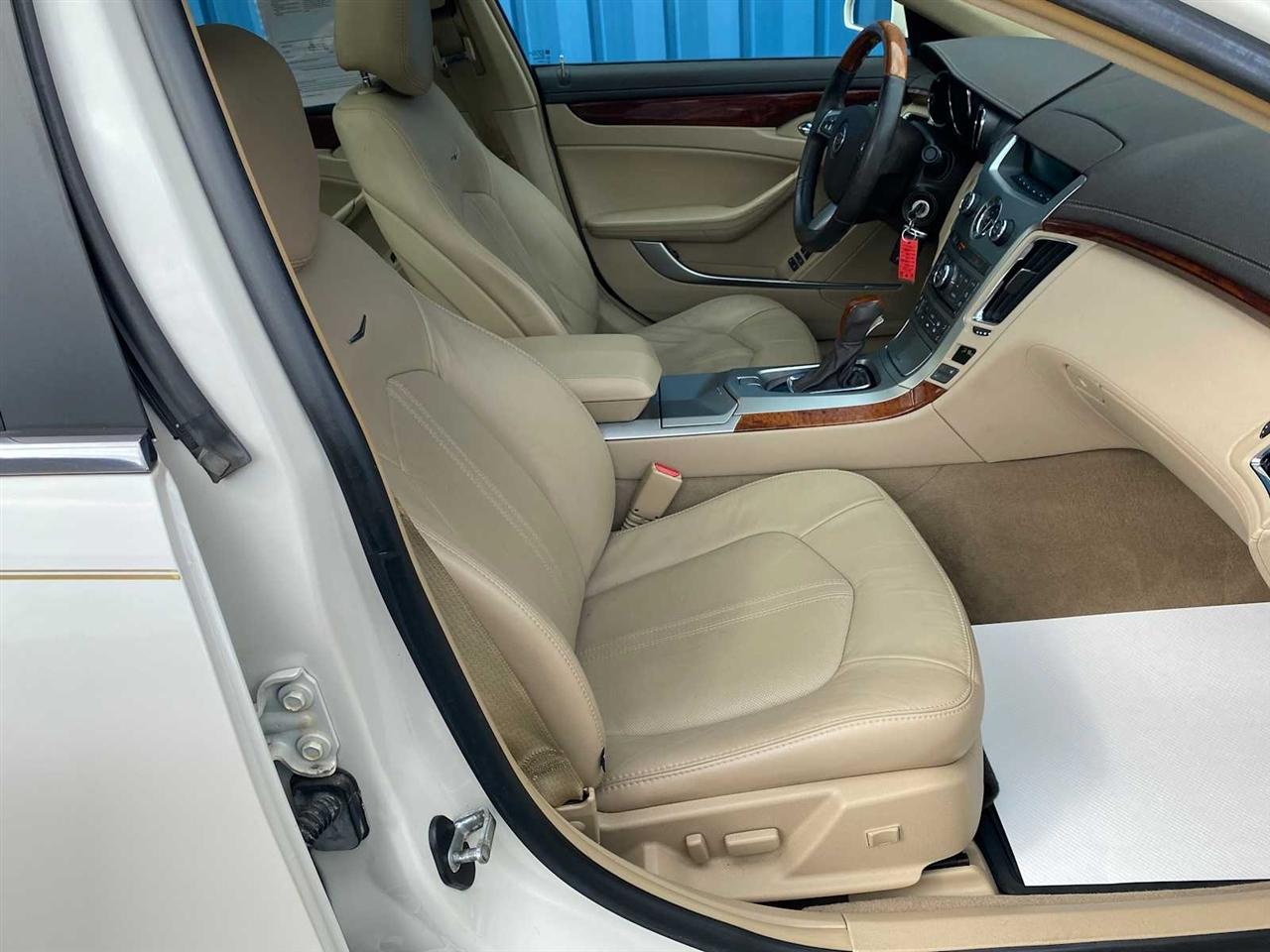 Cadillac CTS 3.0L Luxury AWD 2011