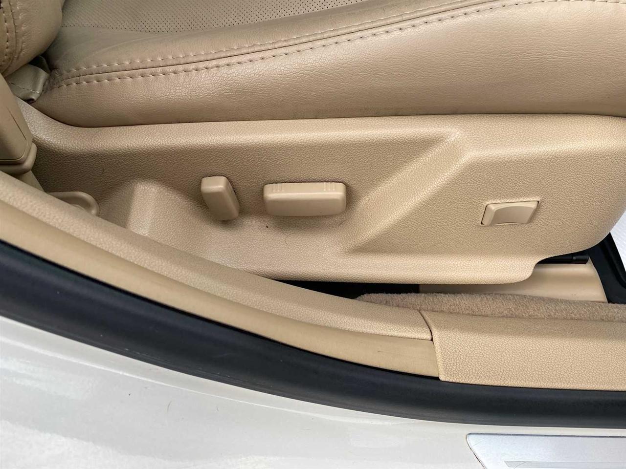 Cadillac CTS 3.0L Luxury AWD 2011