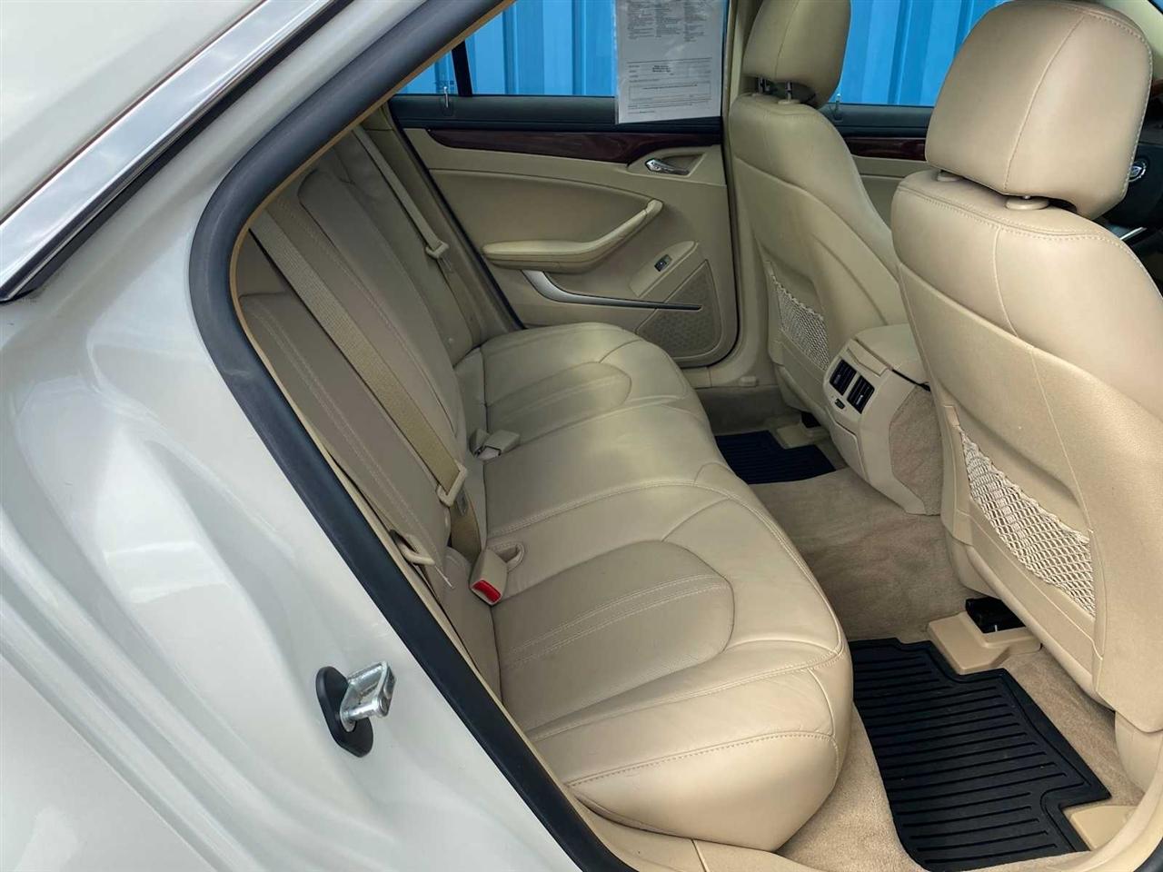 Cadillac CTS 3.0L Luxury AWD 2011