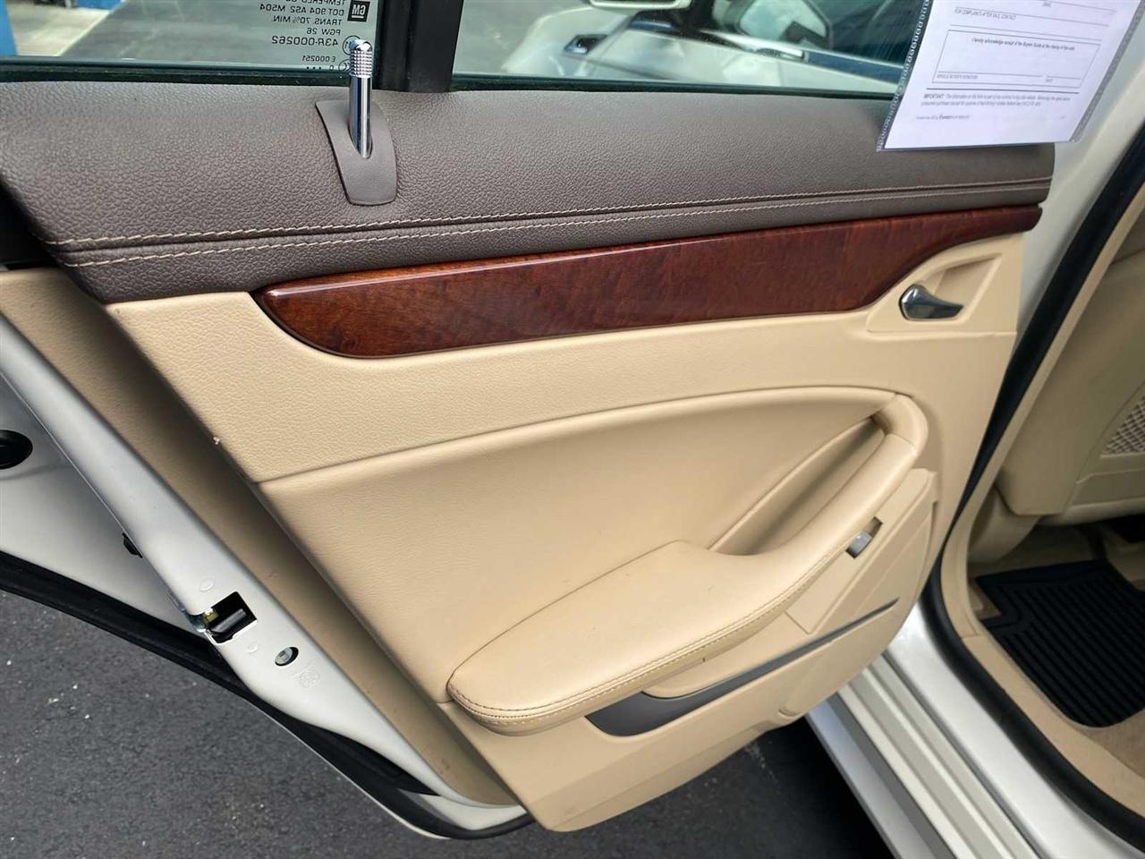 Cadillac CTS 3.0L Luxury AWD 2011