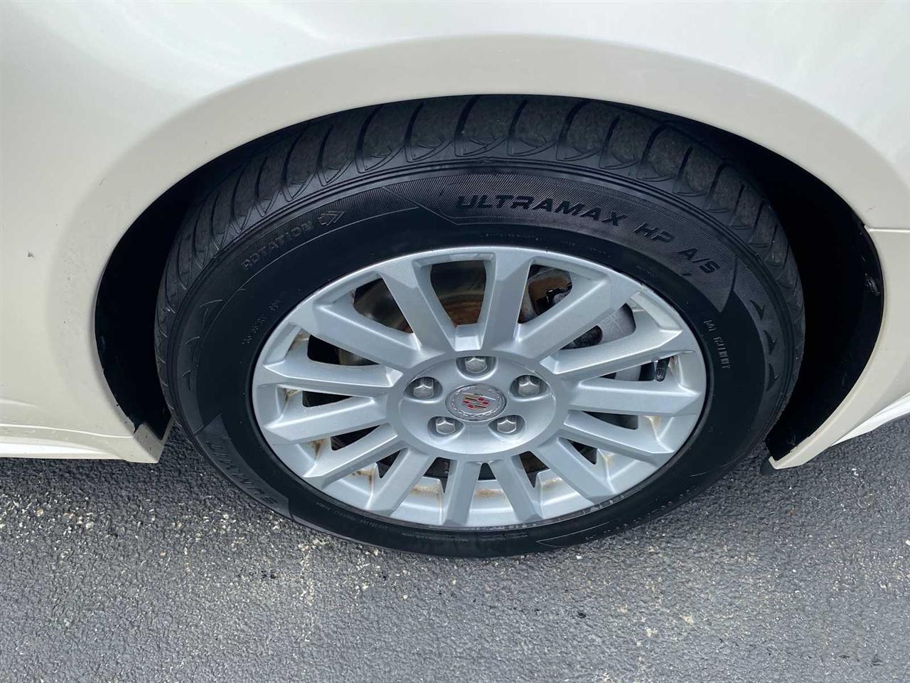 Cadillac CTS 3.0L Luxury AWD 2011