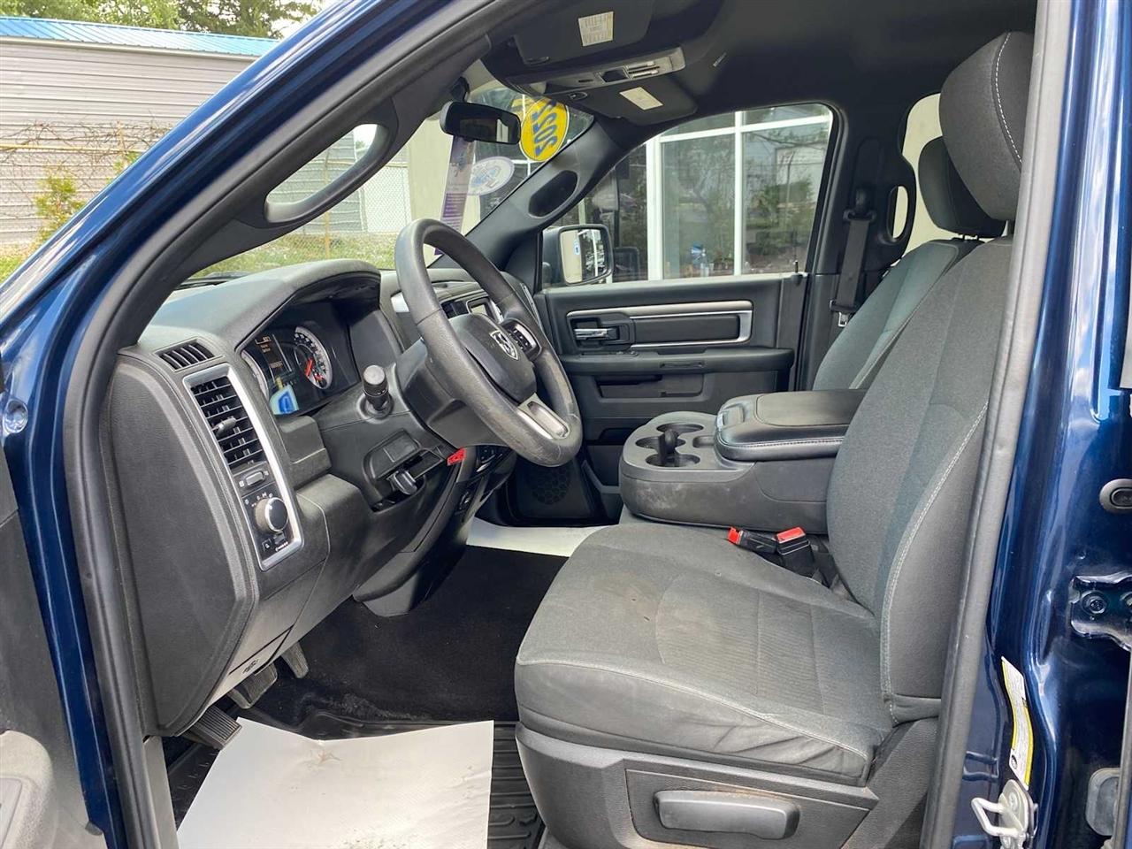 RAM 1500 Classic Warlock 4x4 Quad Cab 6'4" Box 2022