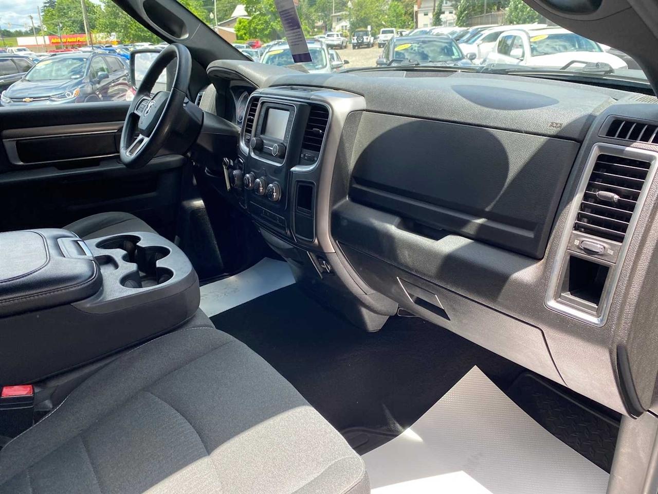 RAM 1500 Classic Warlock 4x4 Quad Cab 6'4" Box 2022