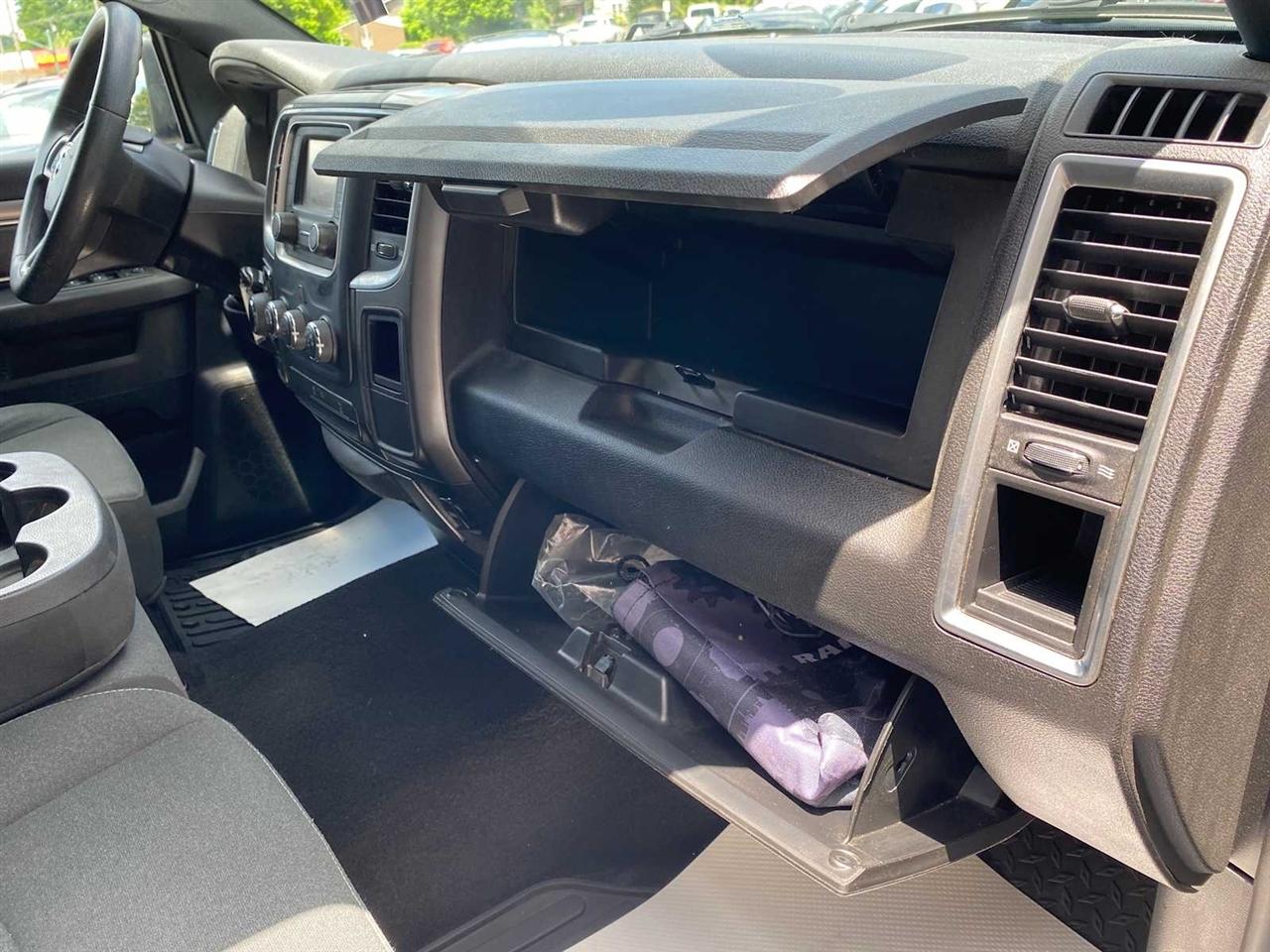 RAM 1500 Classic Warlock 4x4 Quad Cab 6'4" Box 2022