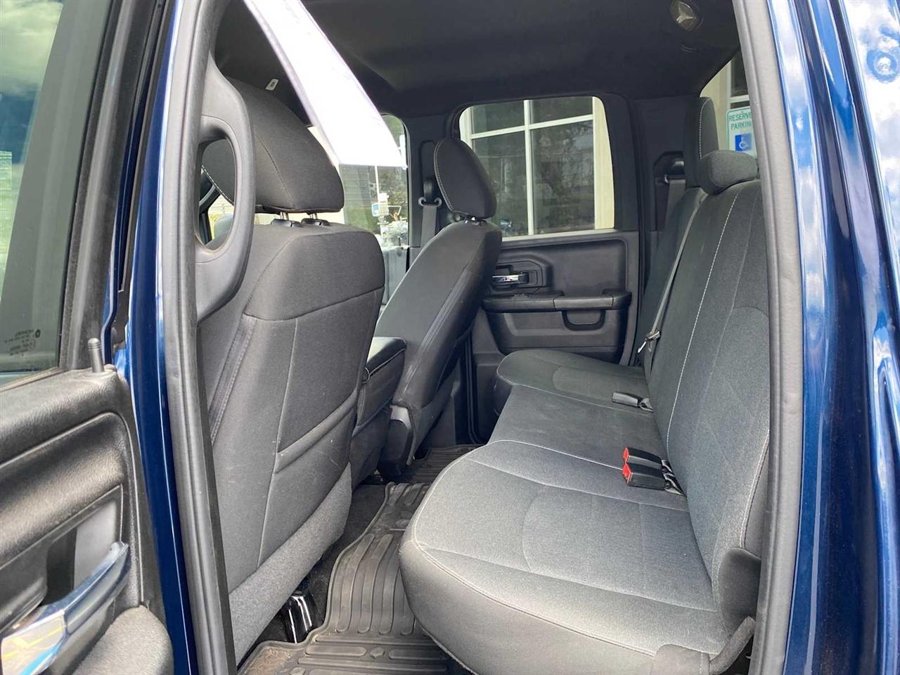 RAM 1500 Classic Warlock 4x4 Quad Cab 6'4" Box 2022