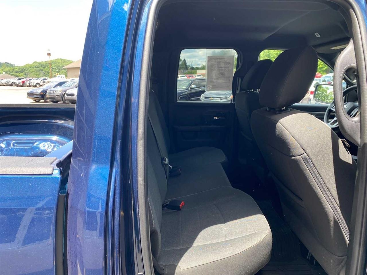 RAM 1500 Classic Warlock 4x4 Quad Cab 6'4" Box 2022