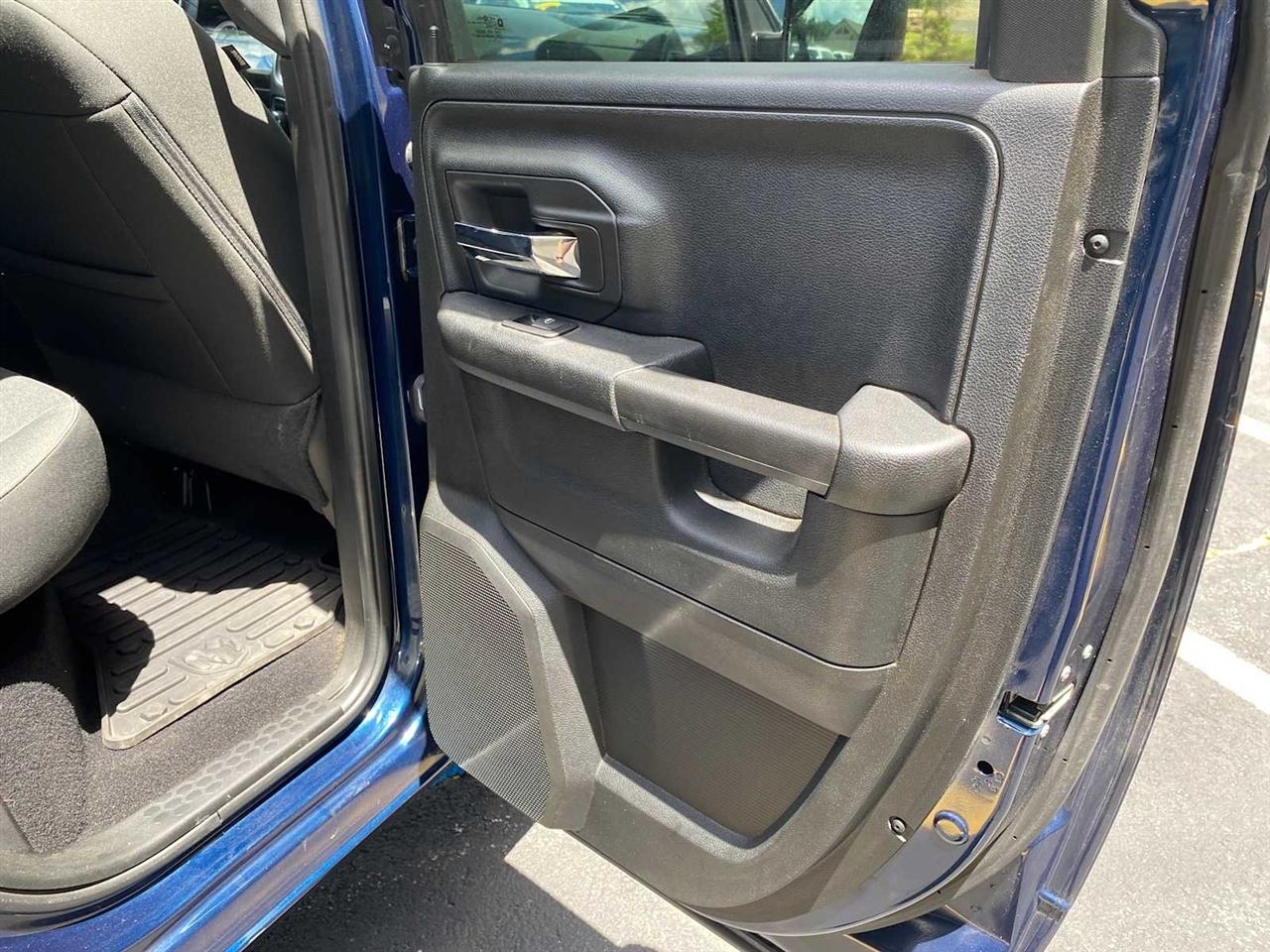 RAM 1500 Classic Warlock 4x4 Quad Cab 6'4" Box 2022