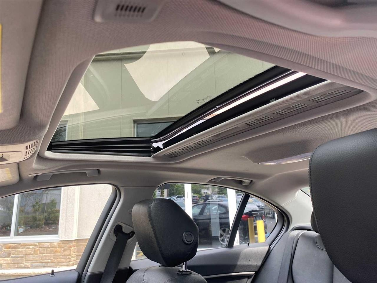 BMW 3-Series 328i xDrive Sedan 2014