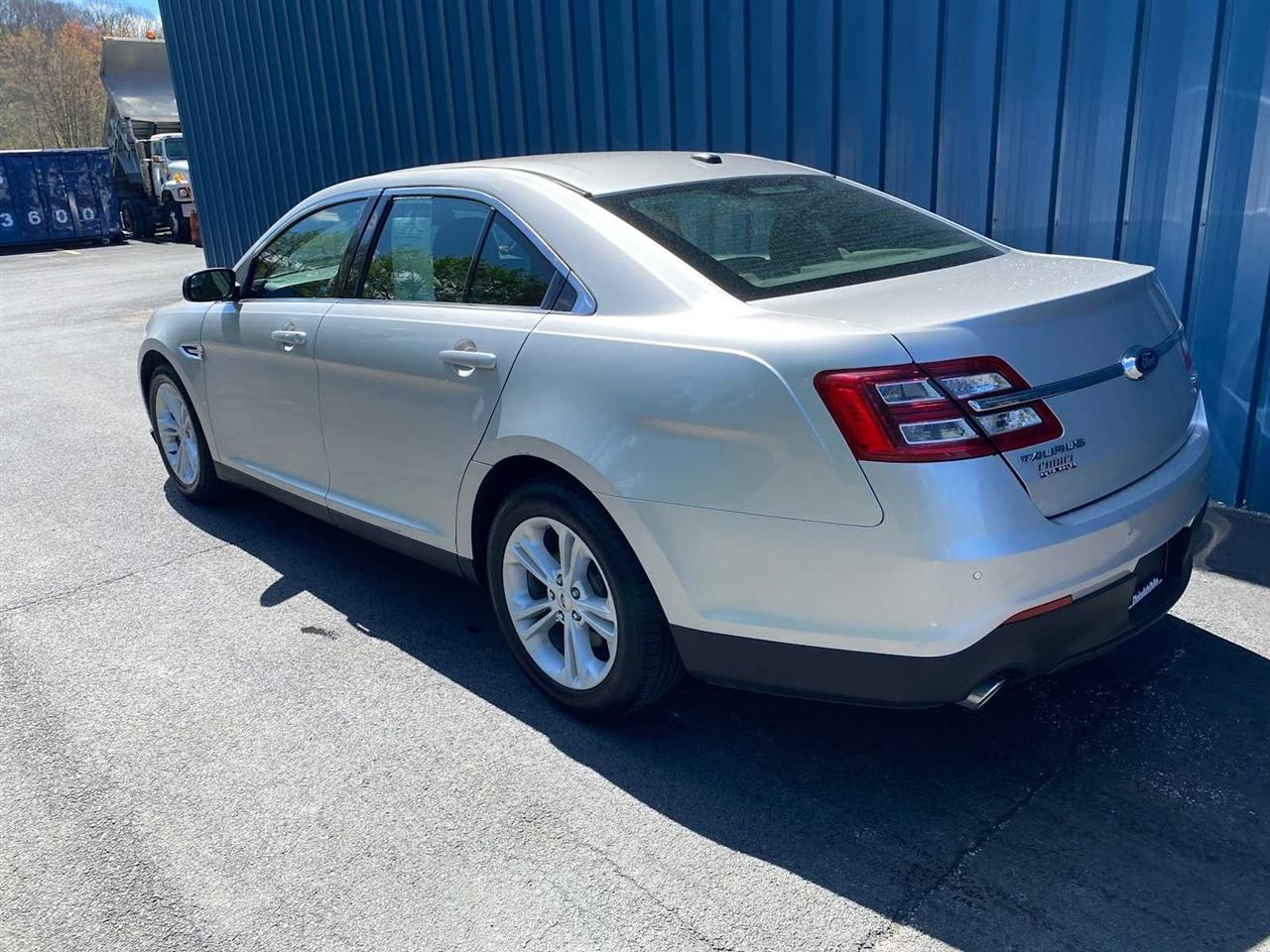 Ford Taurus SEL FWD 2016