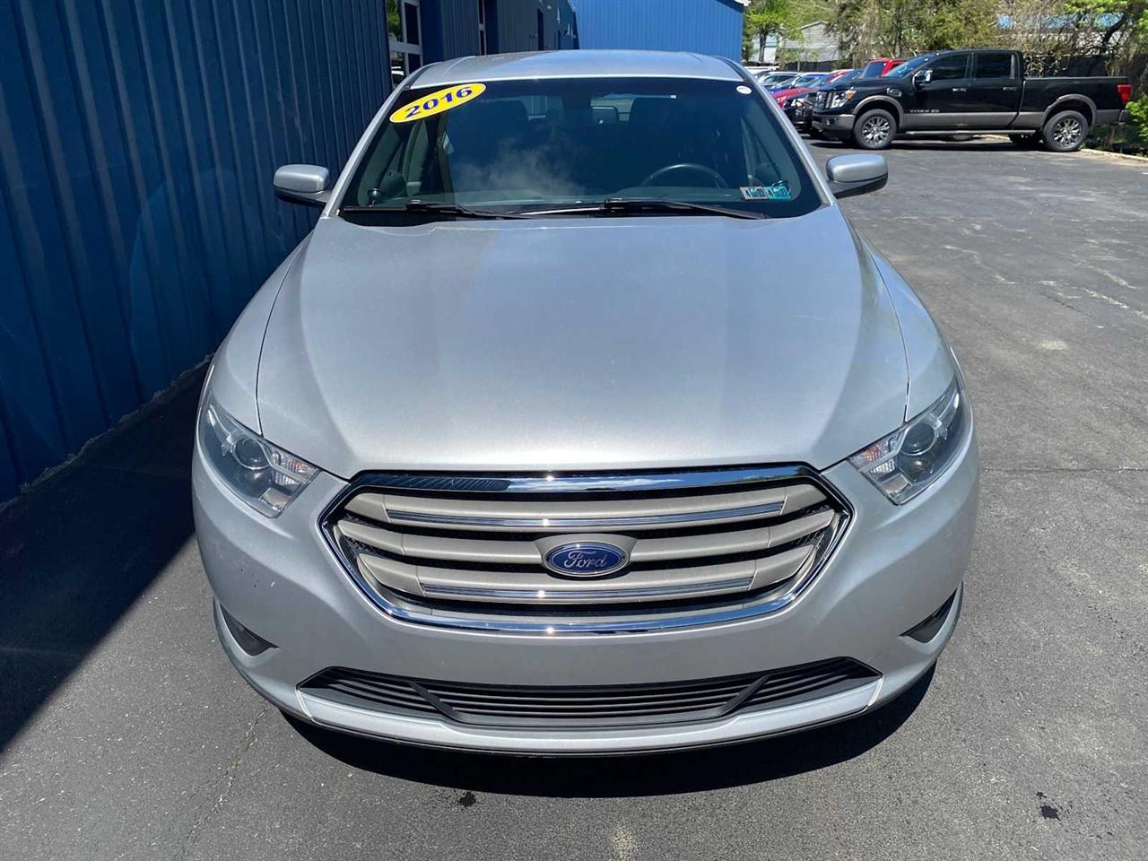 Ford Taurus SEL FWD 2016
