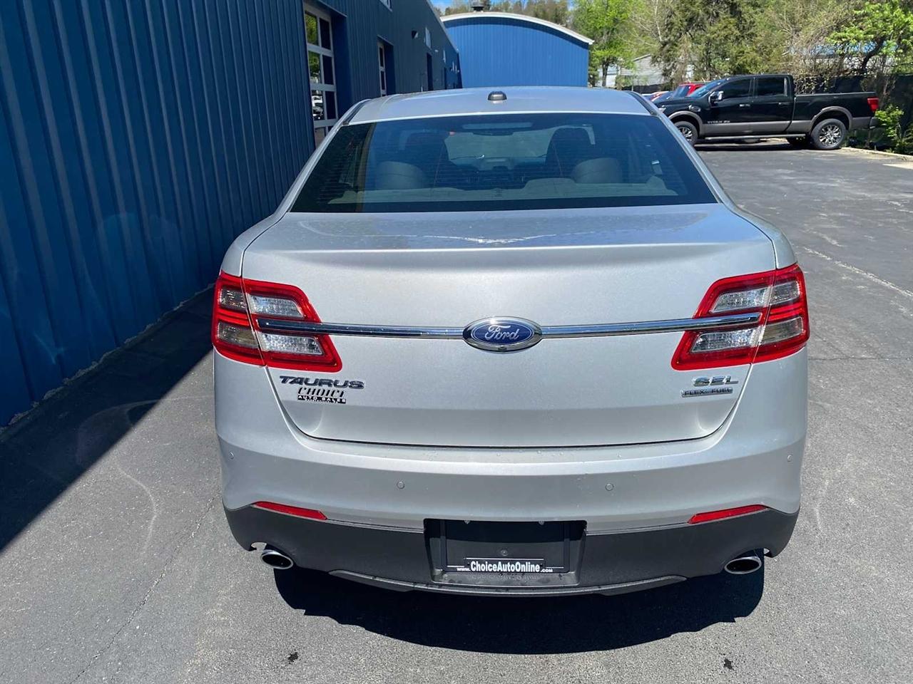 Ford Taurus SEL FWD 2016