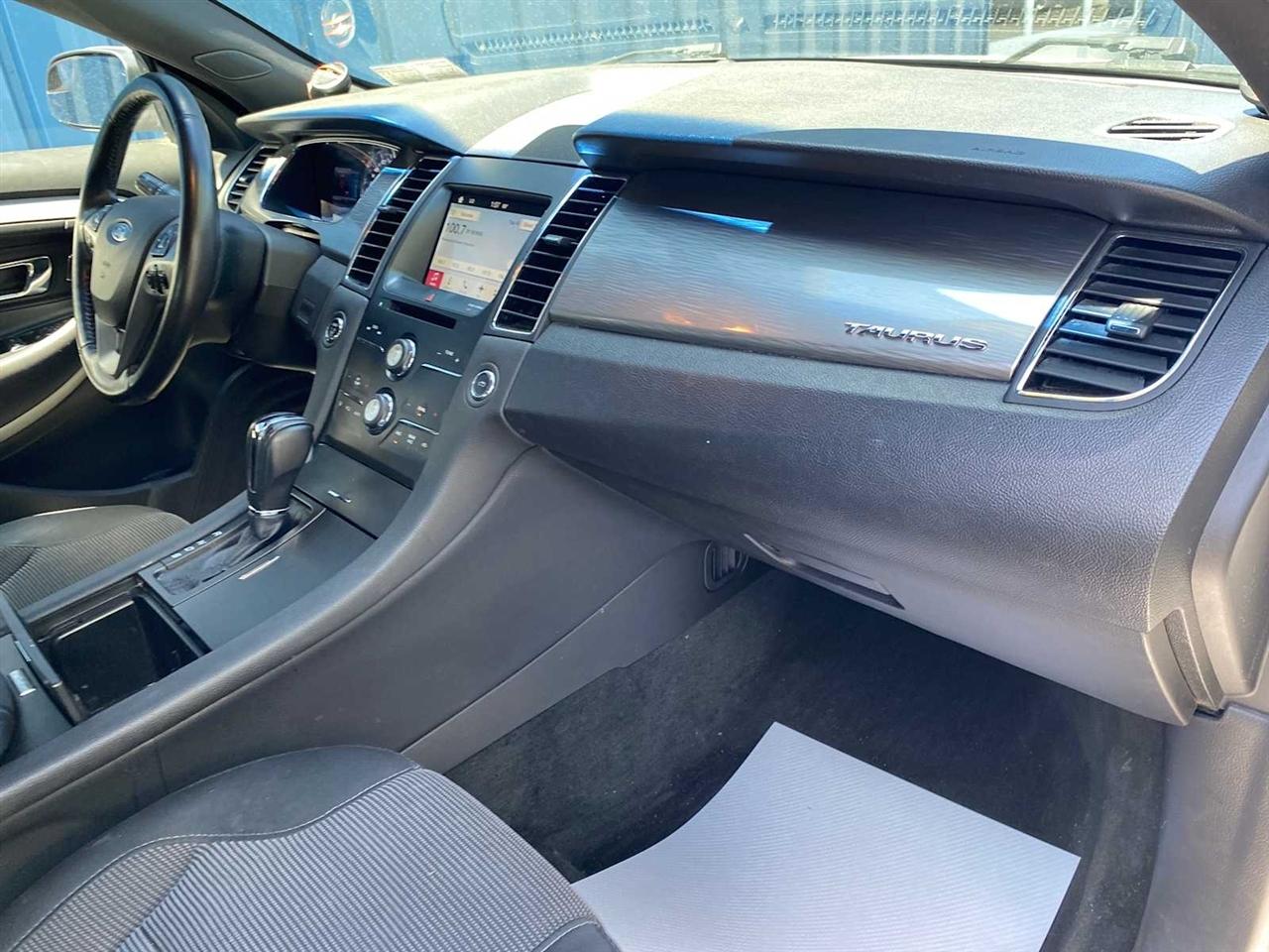 Ford Taurus SEL FWD 2016