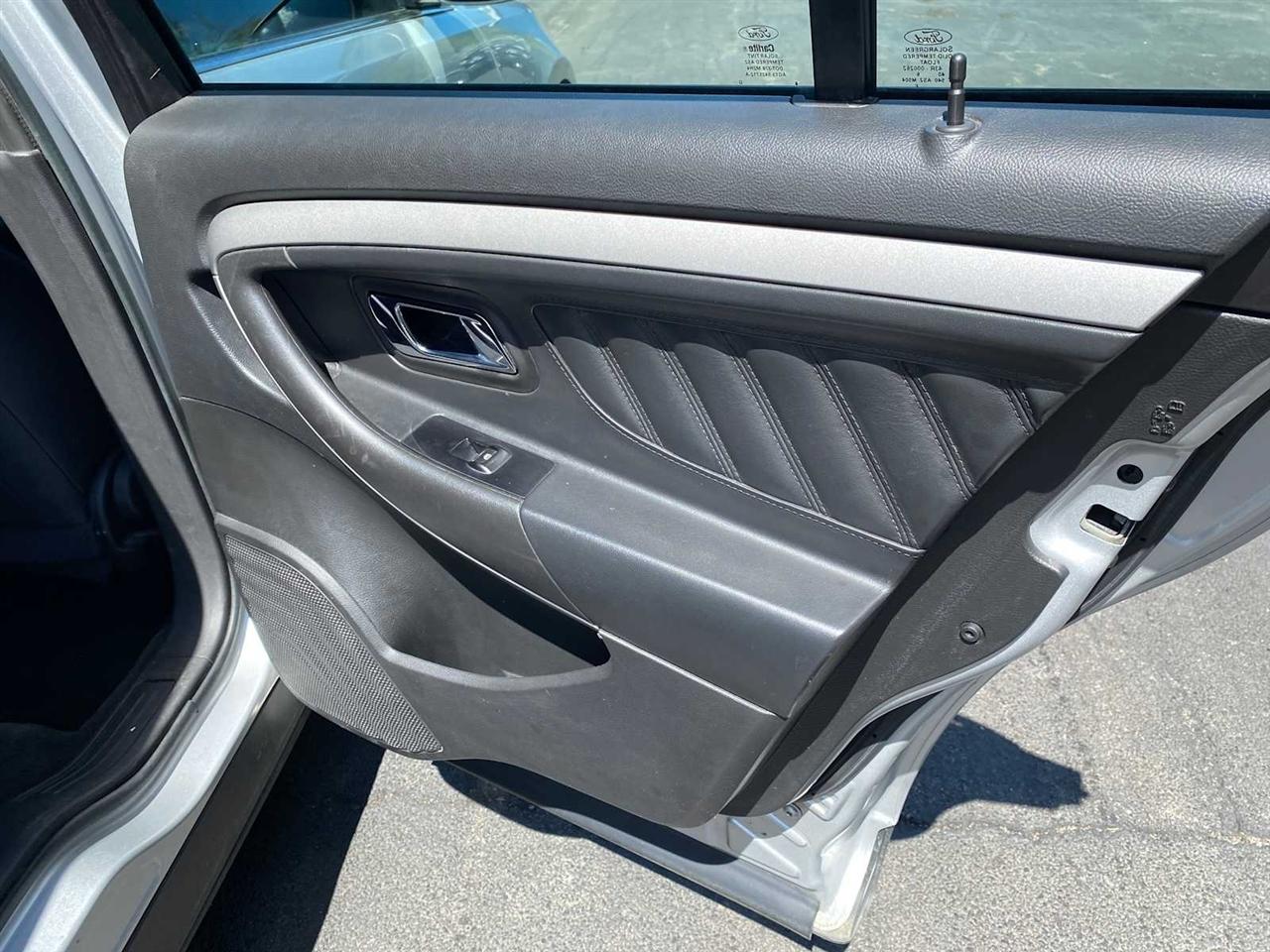 Ford Taurus SEL FWD 2016