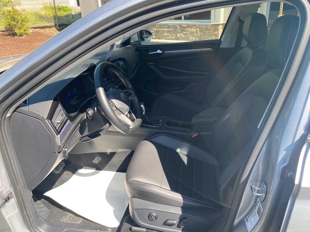 Volkswagen Jetta SE 2023