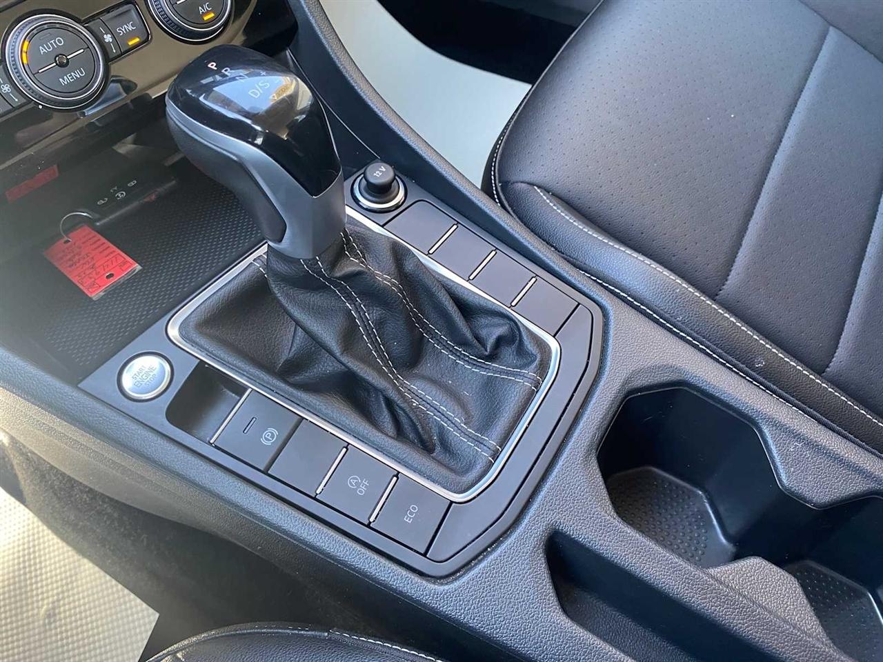 Volkswagen Jetta SE 2023