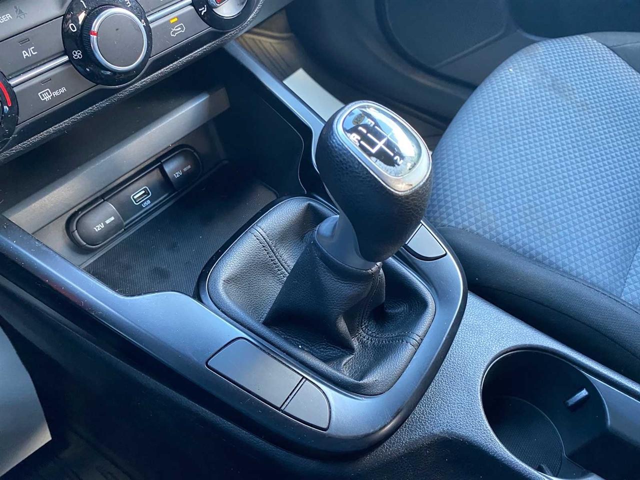 Kia Soul LX 6M 2021