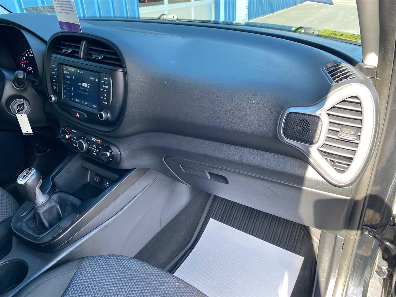 Kia Soul LX 6M 2021