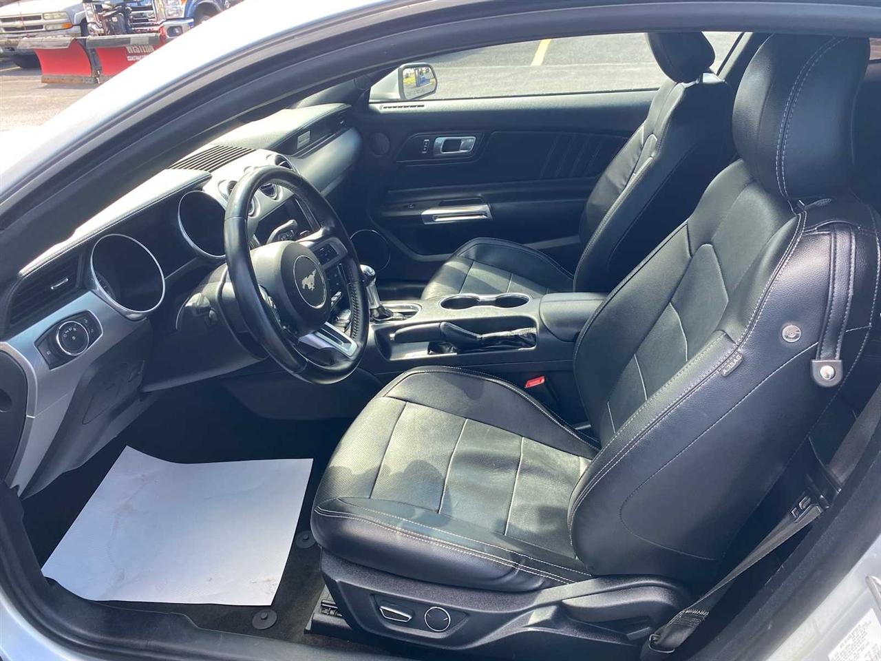 Ford Mustang GT Premium Coupe 2018